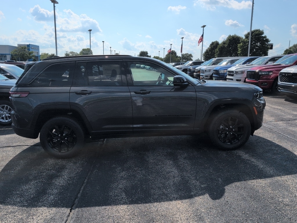 New 2026 Jeep Grand Cherokee Laredo Altitude Sport Utility