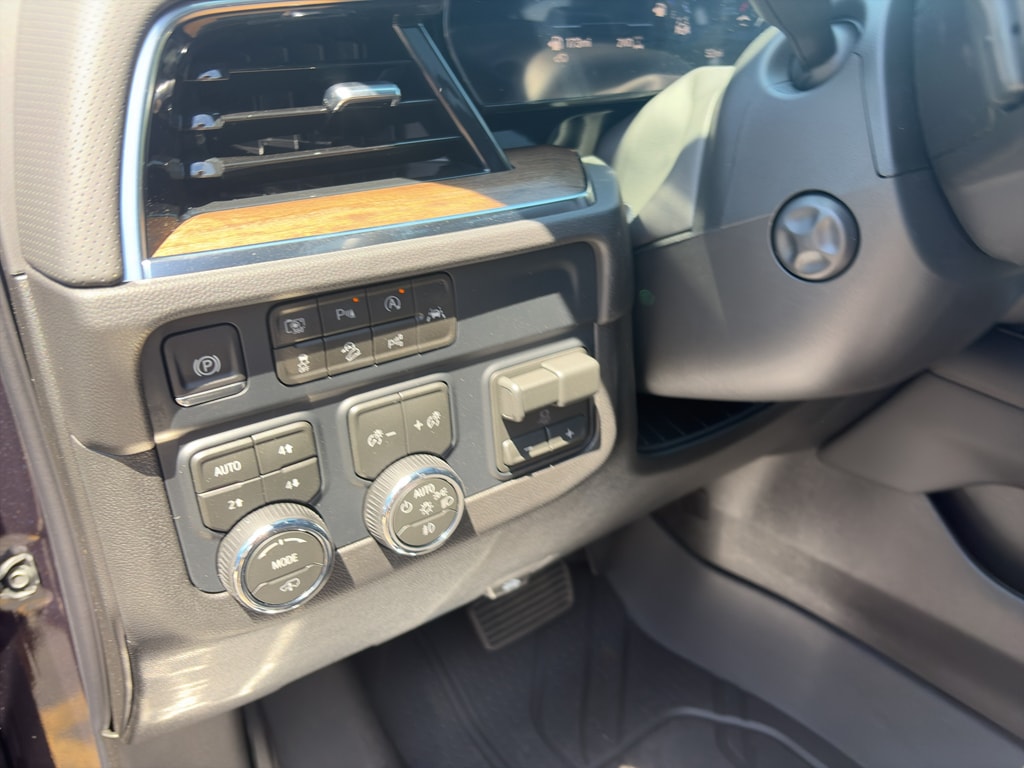 2026 Chevrolet Suburban High Country - Photo 23