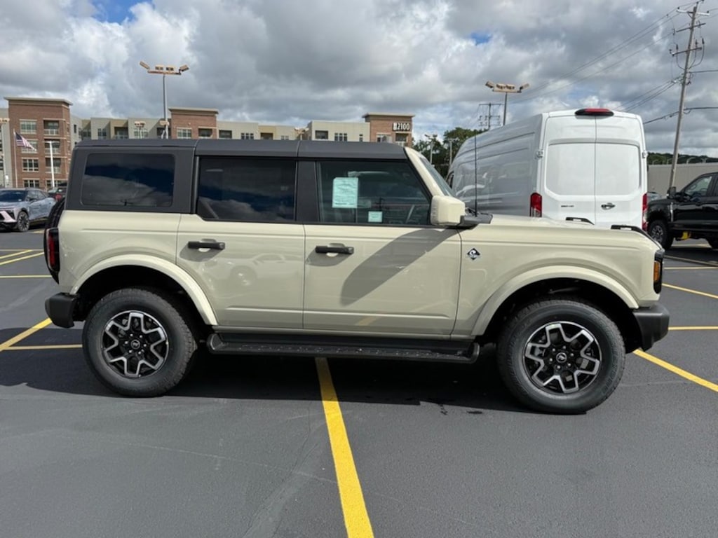 New 2026 Ford Bronco Outer Banks 4 Door 4x4 SUV