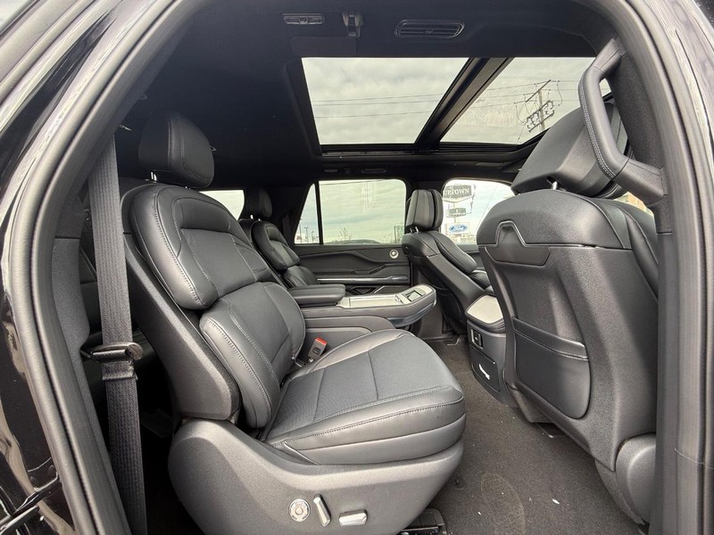 2026 Lincoln Navigator Reserve L - Photo 6