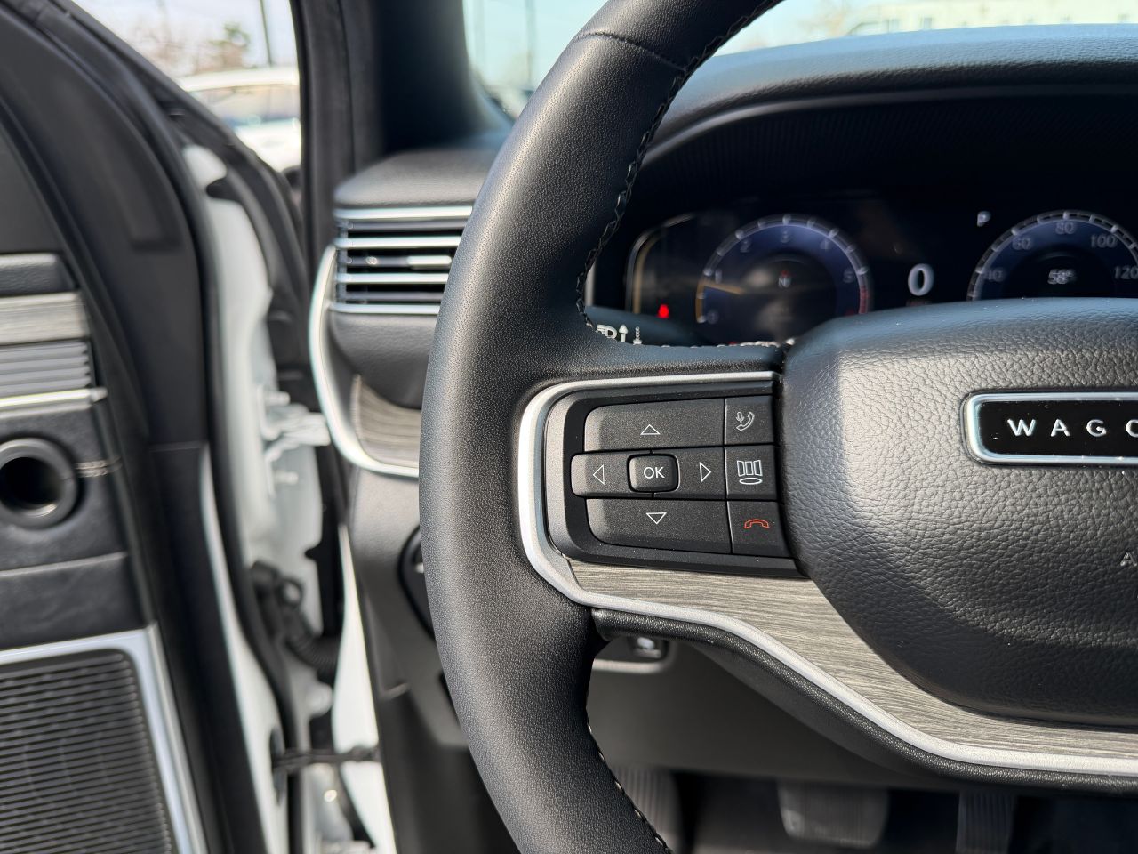 2024 Jeep Wagoneer L Series II - Photo 23