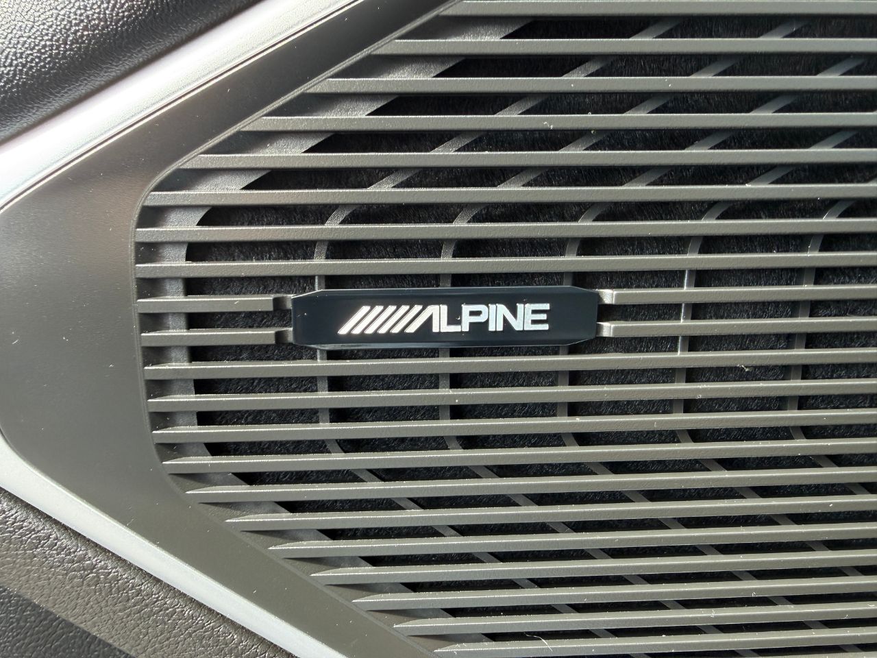 2024 Jeep Wagoneer L Series II - Photo 14