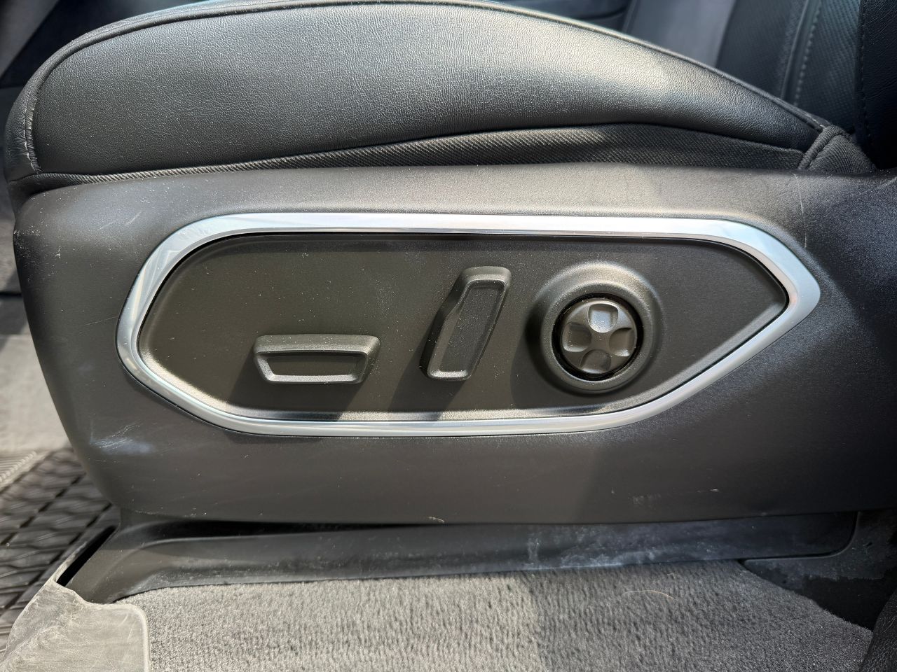2024 Jeep Wagoneer L Series II - Photo 15