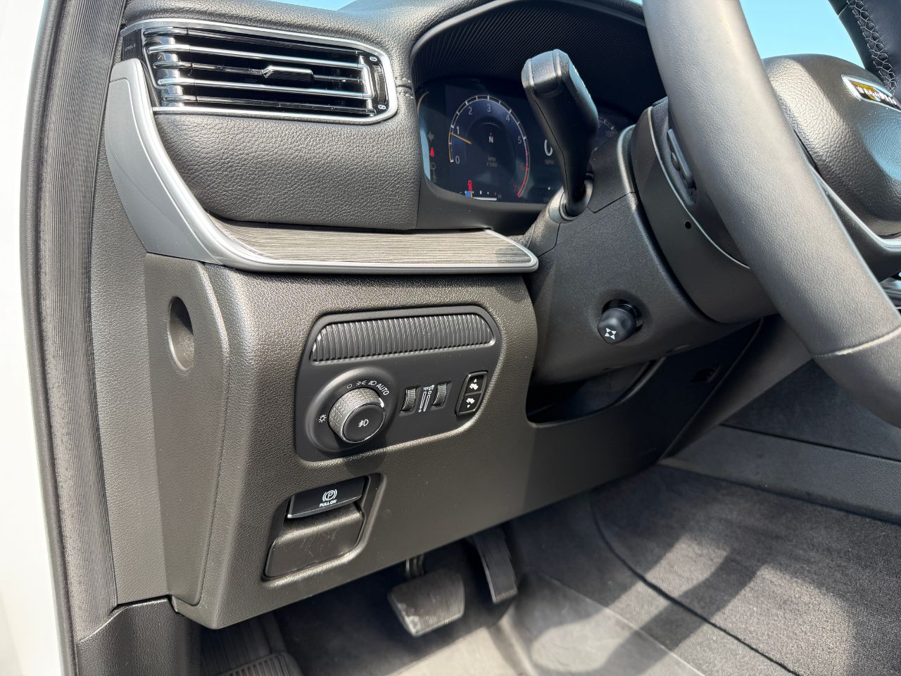 2024 Jeep Wagoneer L Series II - Photo 16