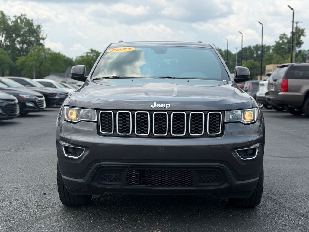 Used 2021 Jeep Grand Cherokee Laredo SUV