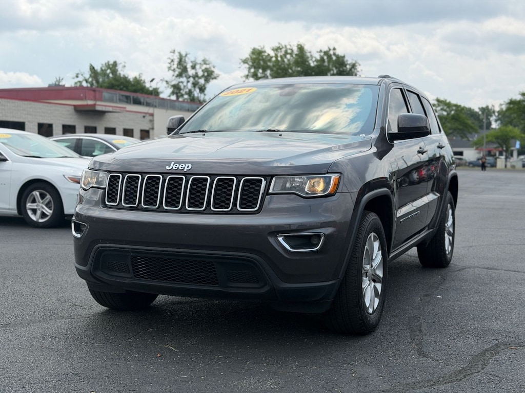 Used 2021 Jeep Grand Cherokee Laredo SUV