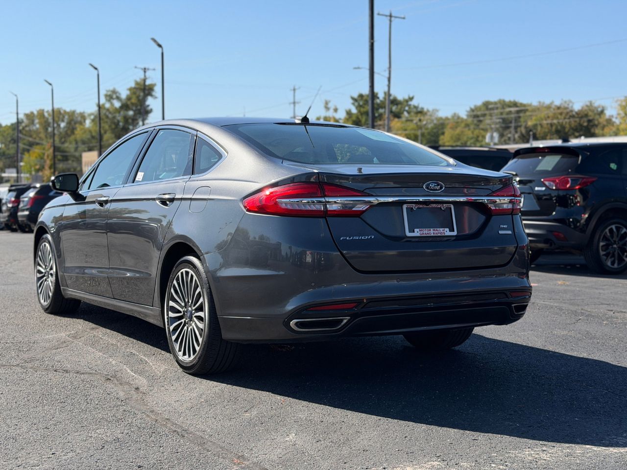 Used 2017 Ford Fusion SE Sedan