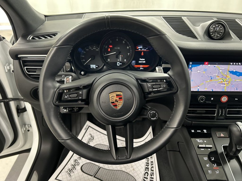 2026 Porsche Macan T - Photo 4