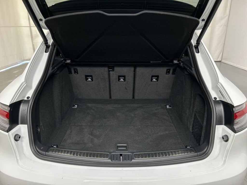 2026 Porsche Macan T - Photo 23
