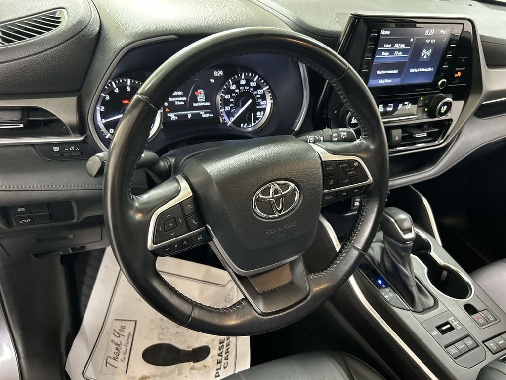 Used 2022 Toyota Highlander XLE SUV