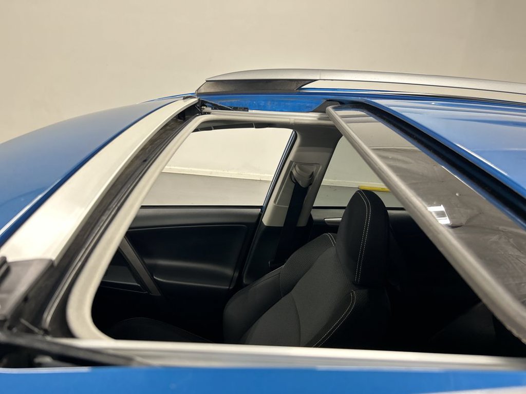 2017 Toyota RAV4 XLE - Photo 19