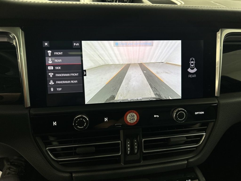 2026 Porsche Macan T - Photo 15