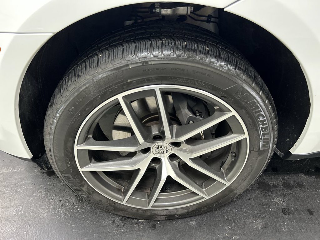 2026 Porsche Macan T - Photo 8