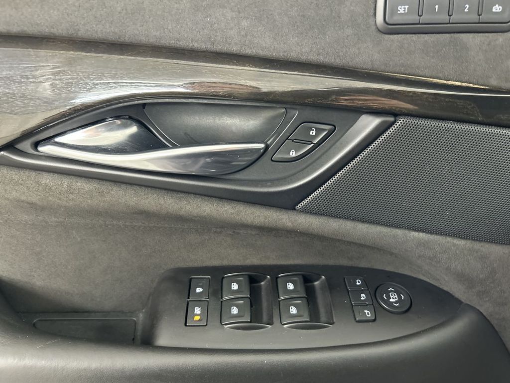 2020 Cadillac Escalade Platinum - Photo 10
