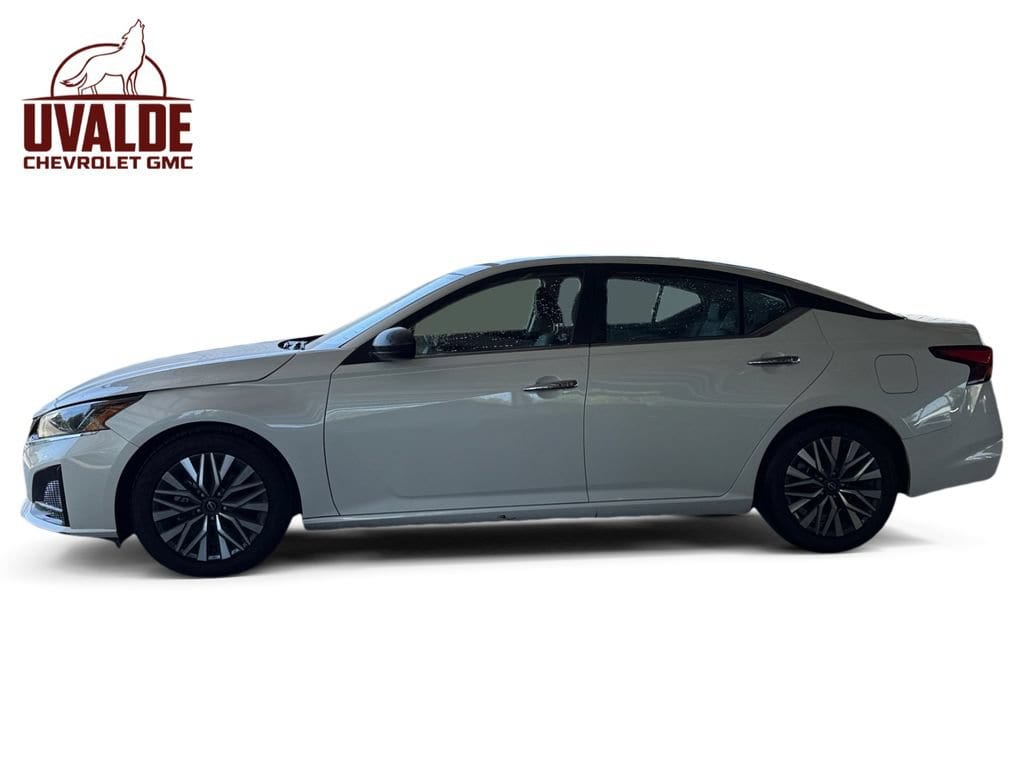 Used 2024 Nissan Altima SV with VIN 1N4BL4DV4RN370063 for sale in Uvalde, TX