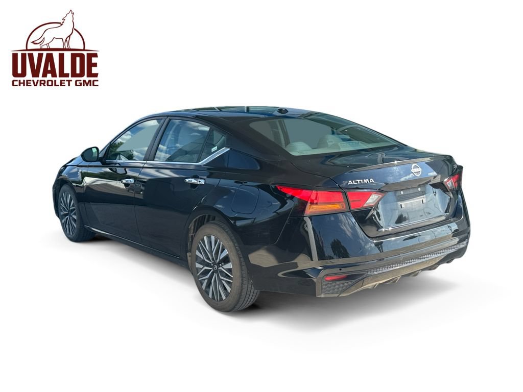 Used 2024 Nissan Altima 2.5 SV Sedan
