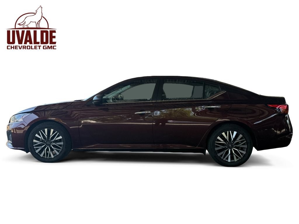 Used 2024 Nissan Altima 2.5 SV Sedan