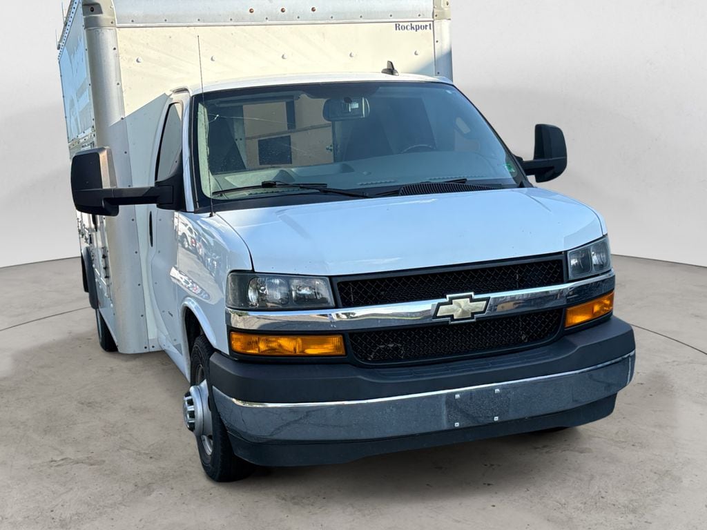 2022 Chevrolet Express Cutaway