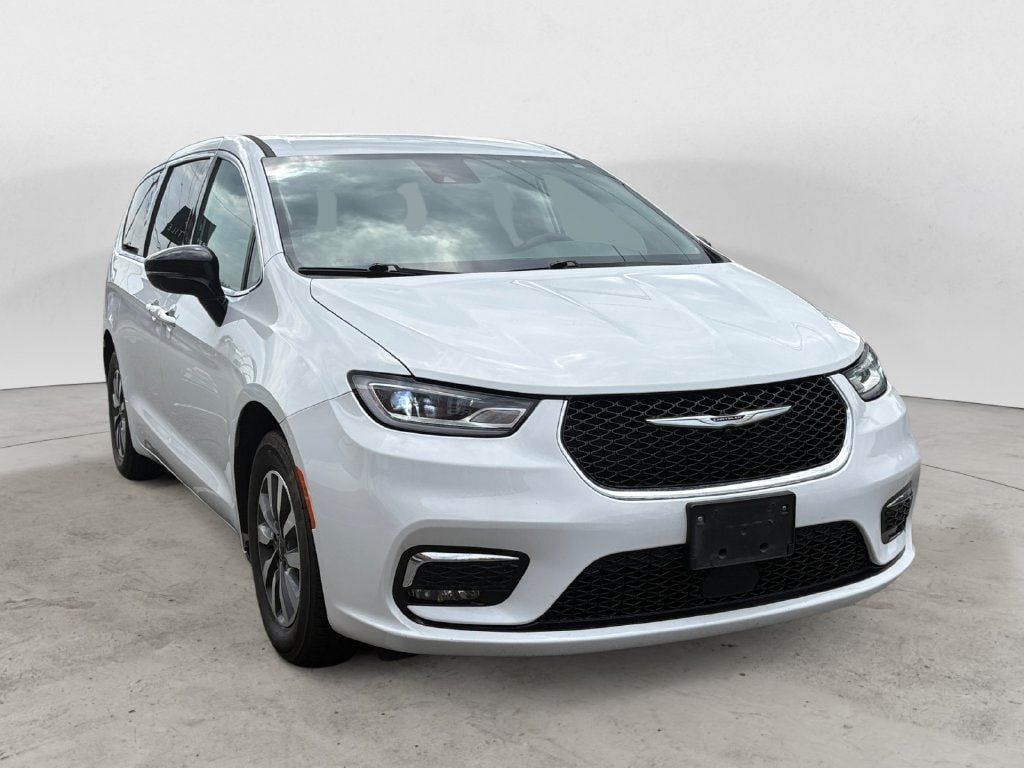 2024 Chrysler Pacifica PHEV