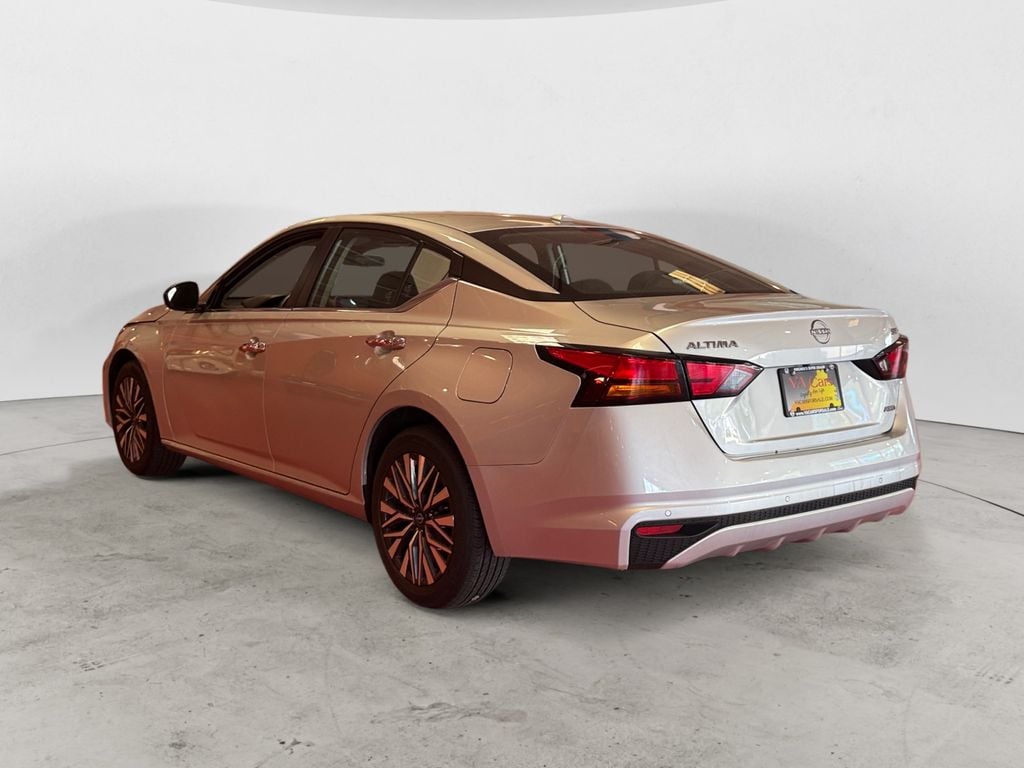 2024 Nissan Altima SV - Photo 5