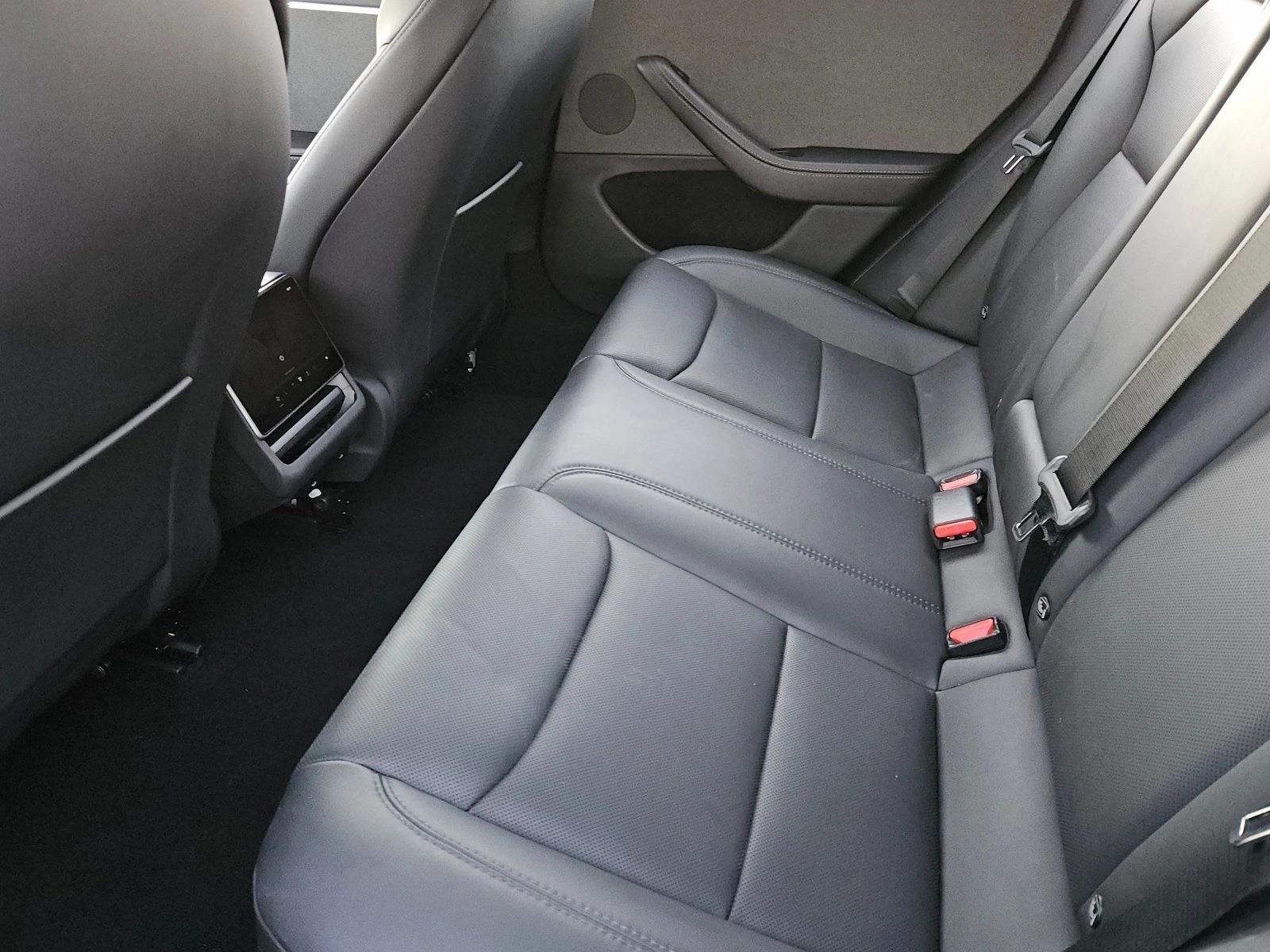 2025 Tesla Model 3 Long Range - Photo 17