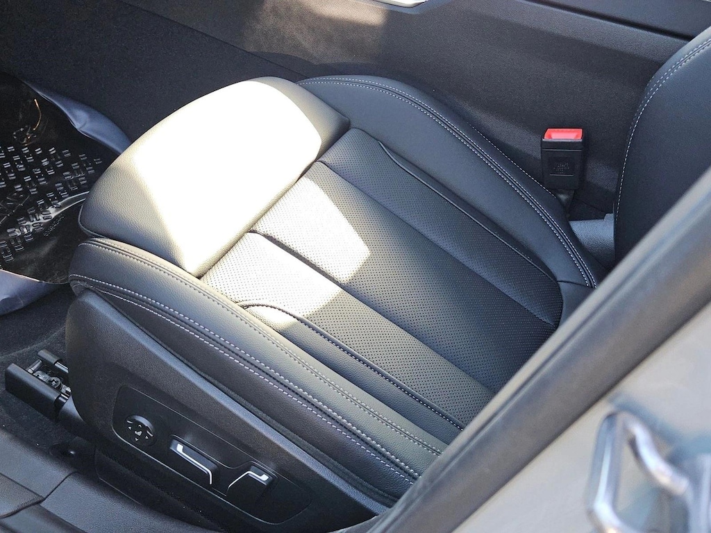 New 2026 BMW 330i Sedan