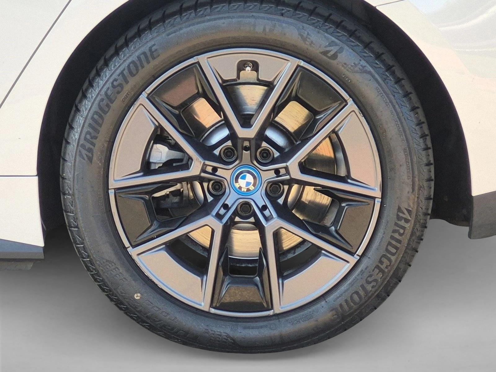 2023 BMW i4 35 - Photo 25