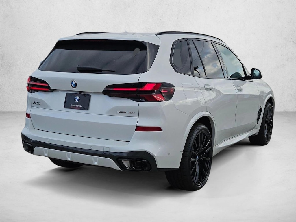 New 2026 BMW X5 sDrive40i SUV