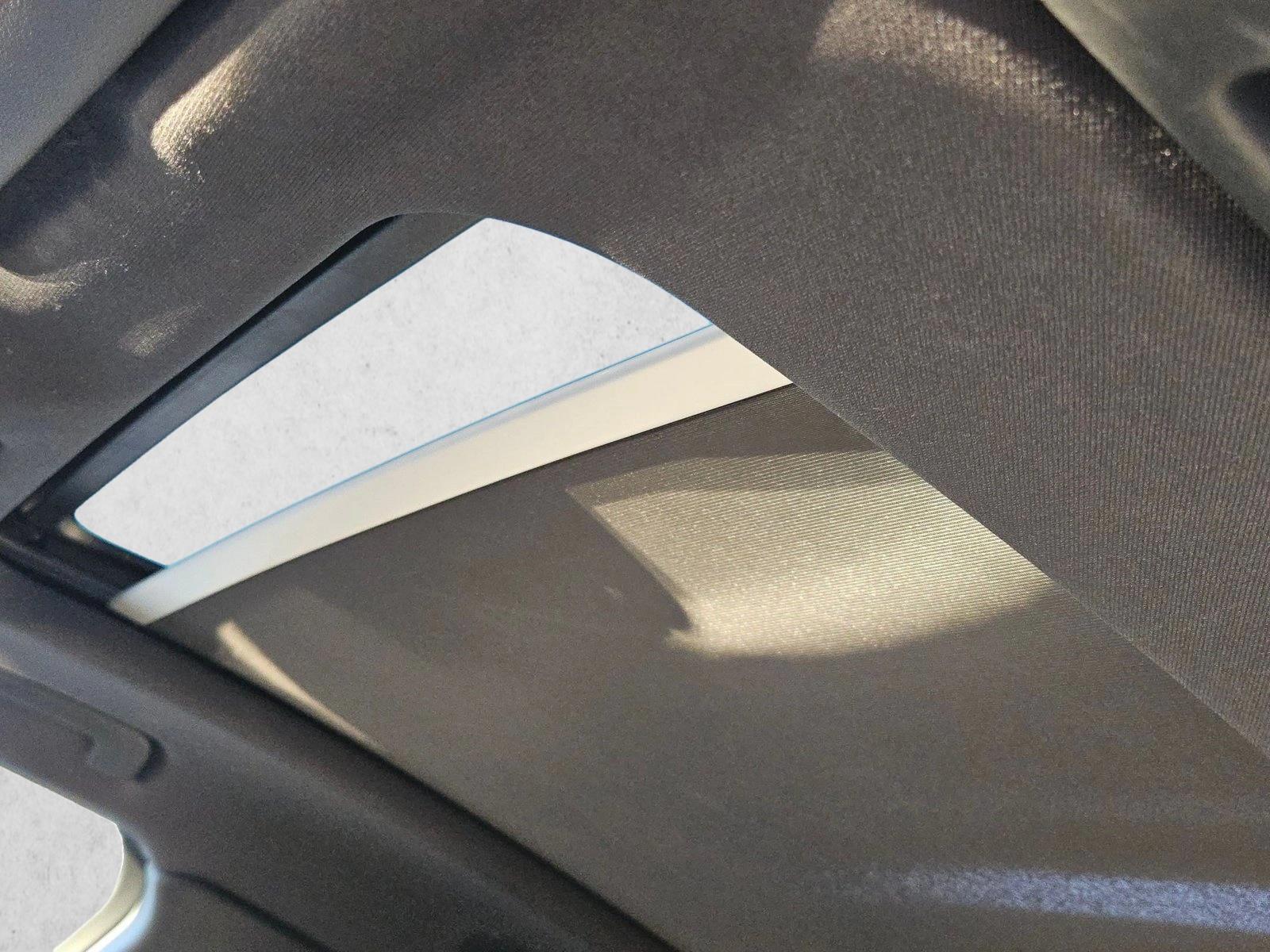 2021 Porsche Macan S - Photo 16