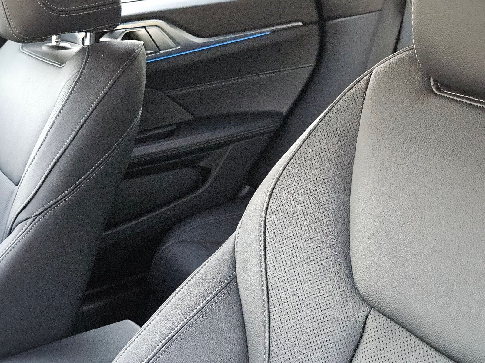 2023 BMW i4 40 - Photo 8