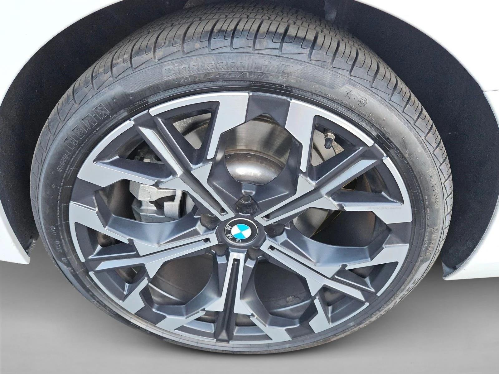2026 BMW 3 Series 330i - Photo 24