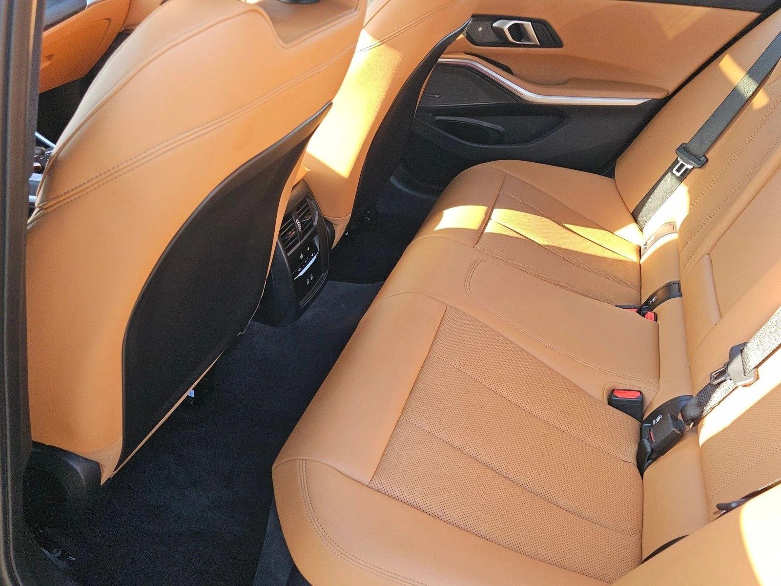 2026 BMW 3 Series 330i - Photo 19