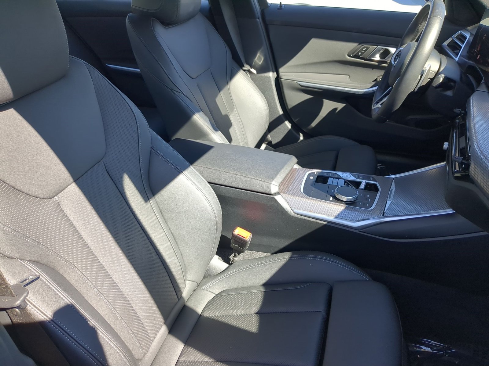 2026 BMW 3 Series 330i - Photo 21