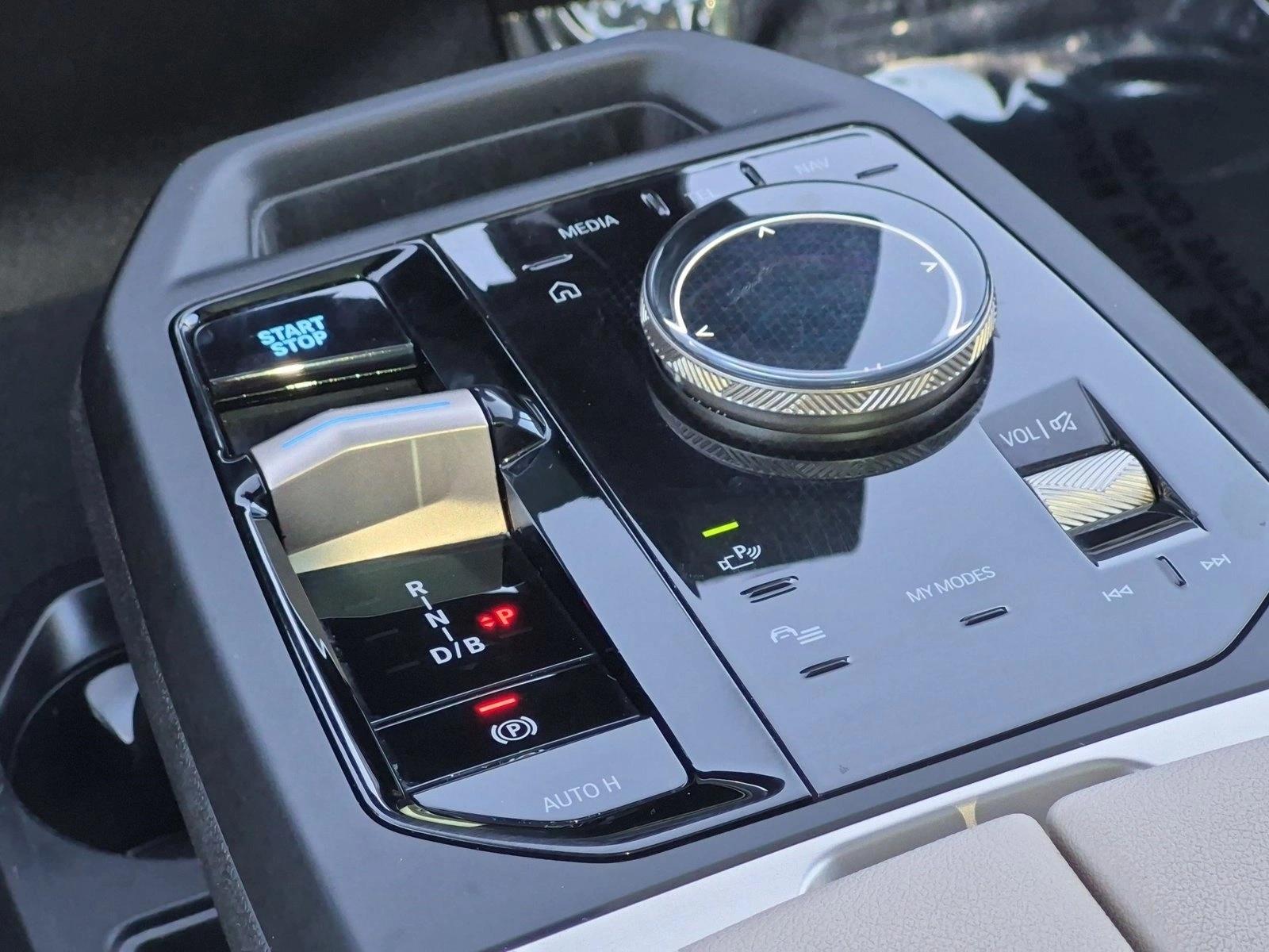 2024 BMW iX Base - Photo 12