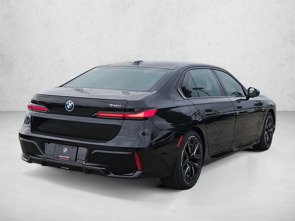 New 2026 BMW 740i Sedan