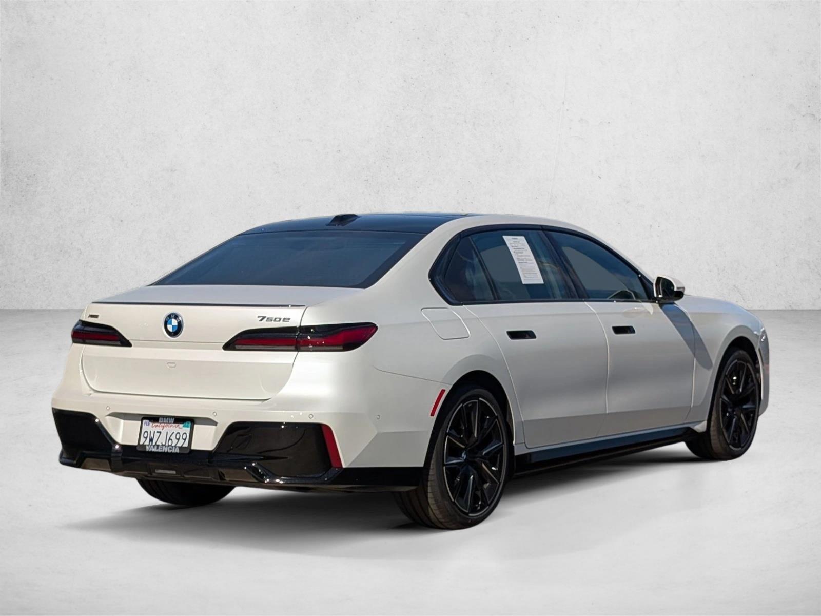 2026 BMW 7 Series 750e - Photo 5