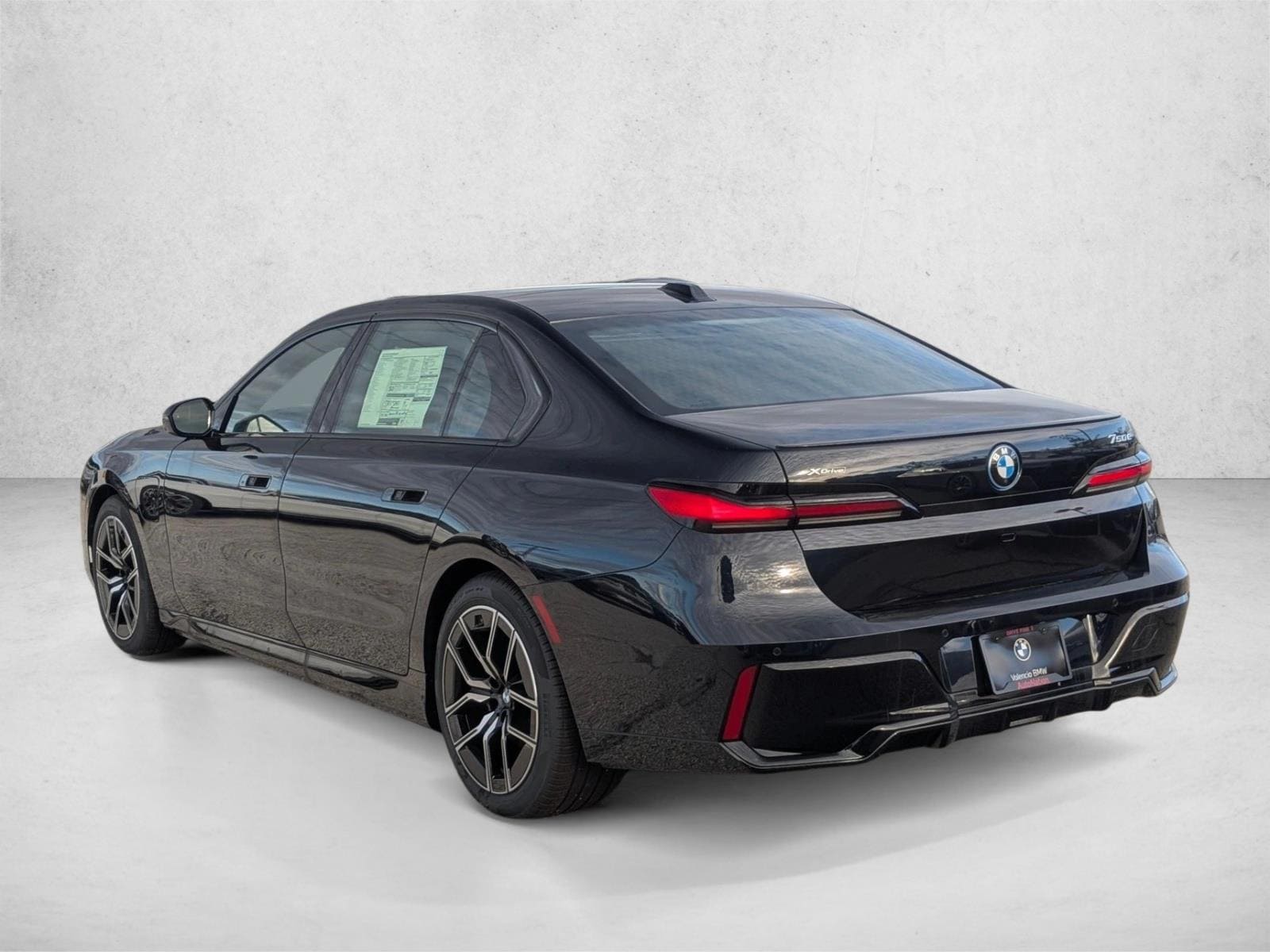 2026 BMW 7 Series 750e - Photo 9