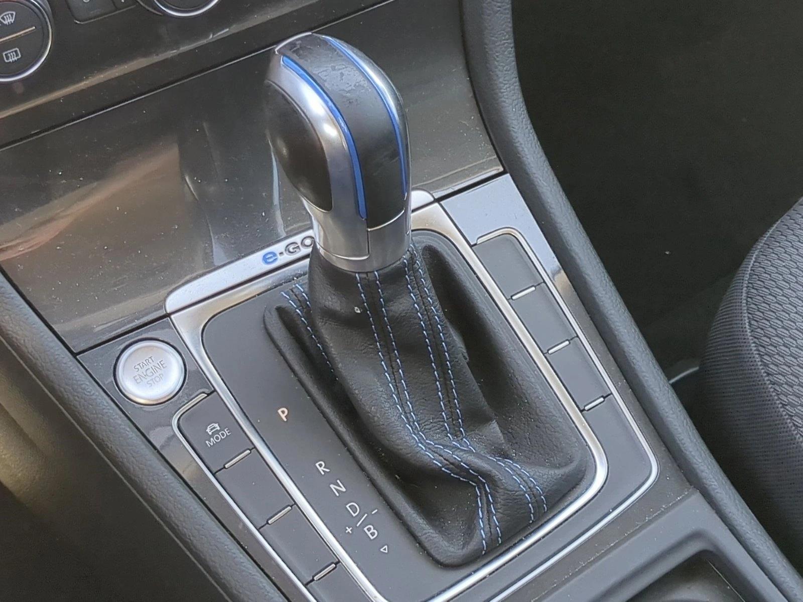 2019 Volkswagen e-Golf e-Golf SE - Photo 10
