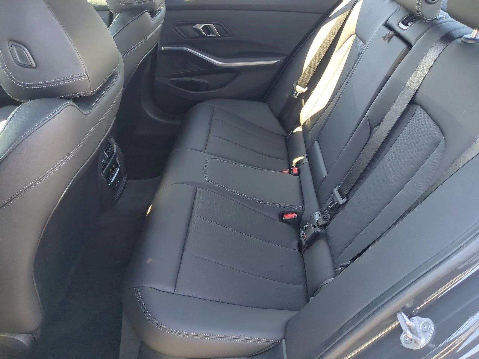 2026 BMW 3 Series 330i - Photo 19