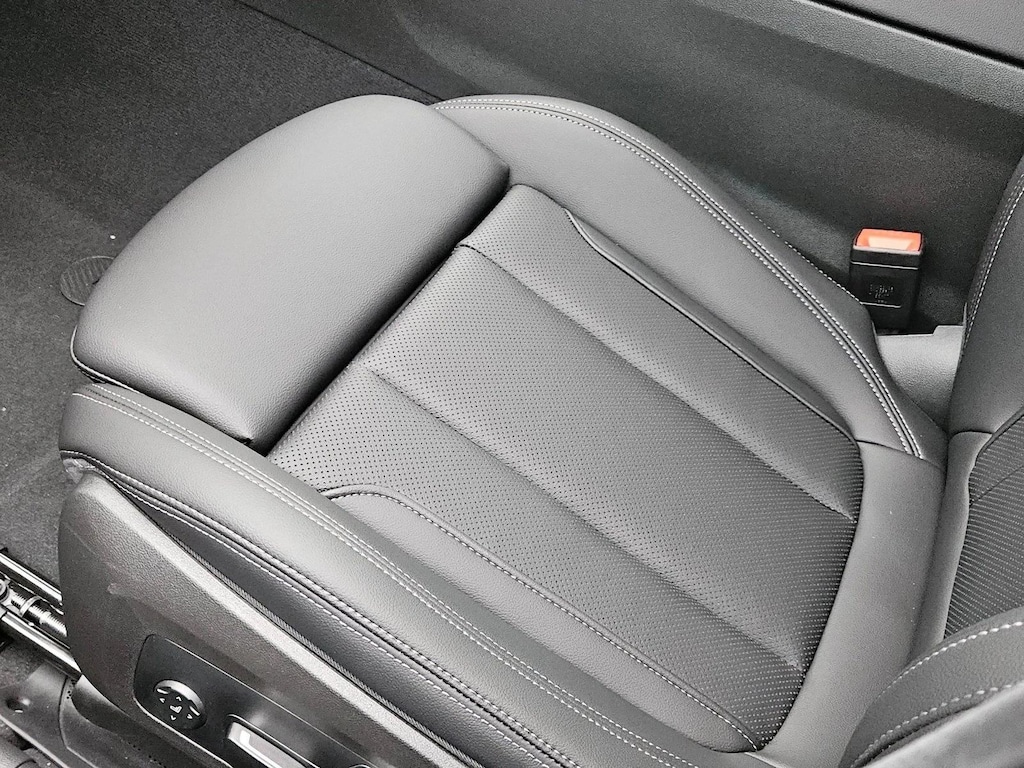 New 2026 BMW 330i Sedan