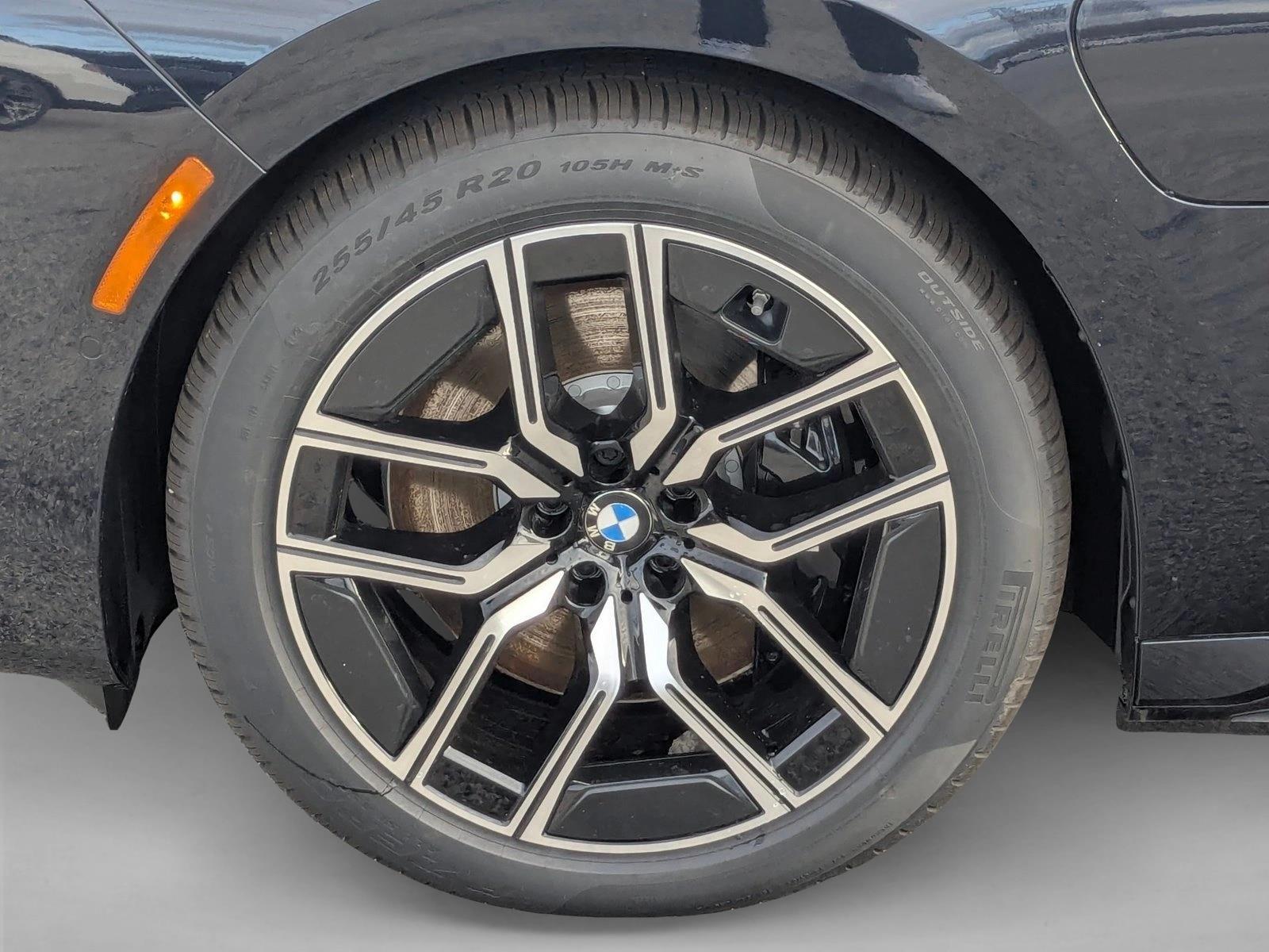 2026 BMW 7 Series 750e - Photo 10