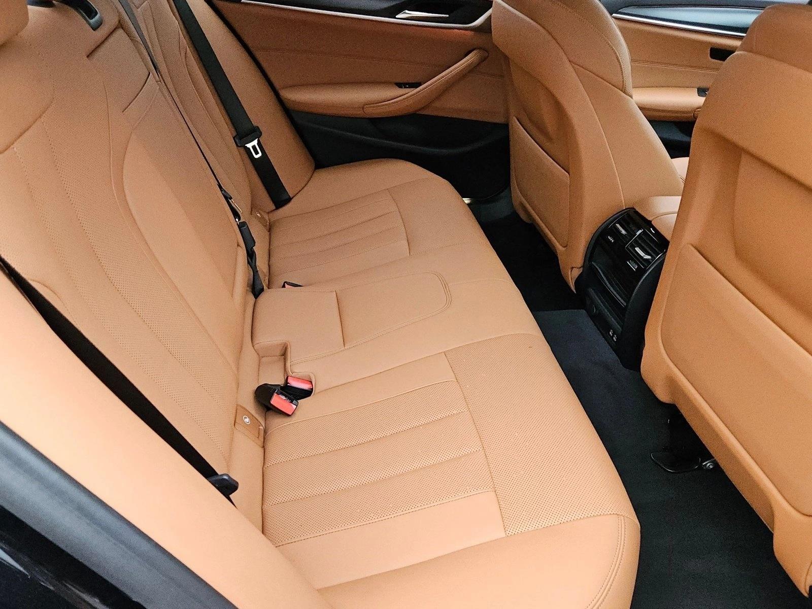 2023 BMW 5 Series 530i - Photo 21