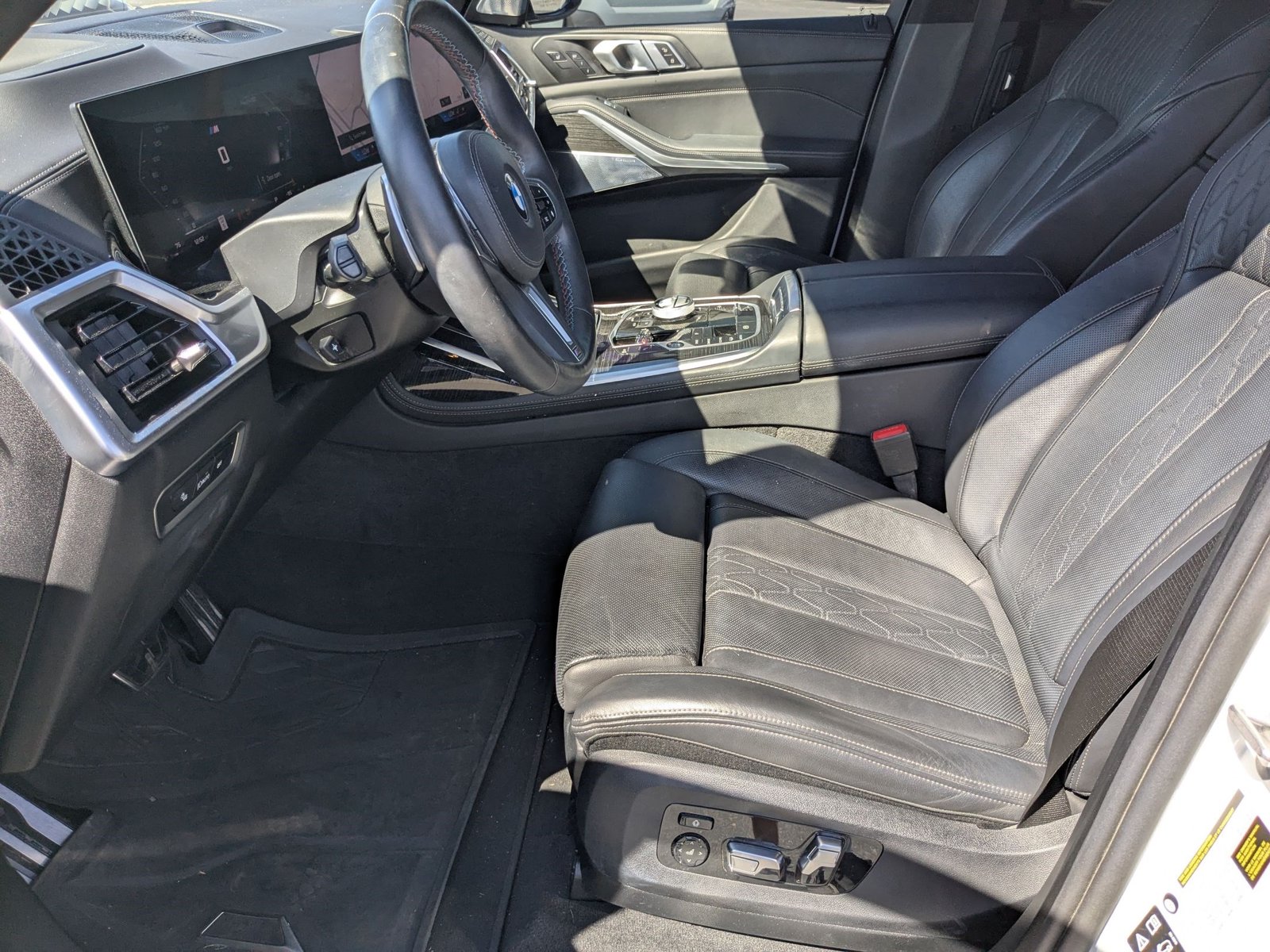 2025 BMW X7 M60i - Photo 11