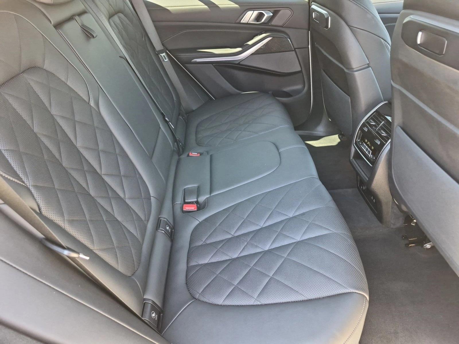 2025 BMW X5 M60i - Photo 21