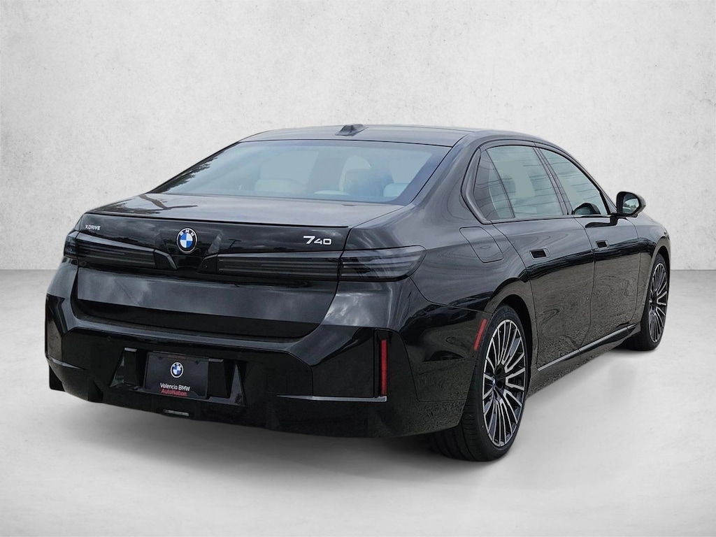 New 2027 BMW 740i xDrive Sedan