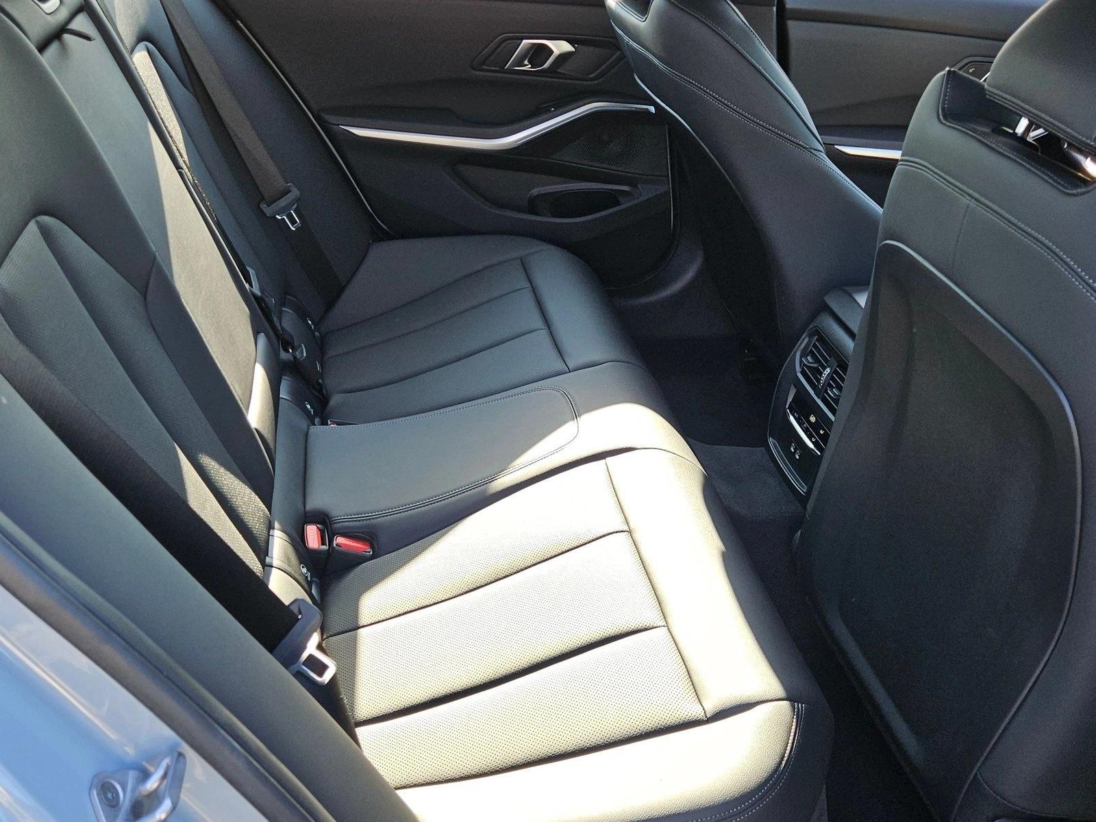 2026 BMW 3 Series 330i - Photo 21