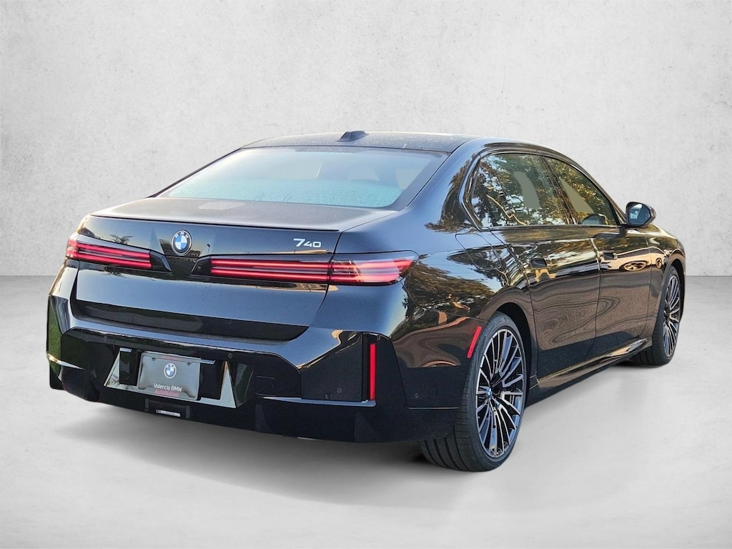 New 2027 BMW 740i Base Sedan