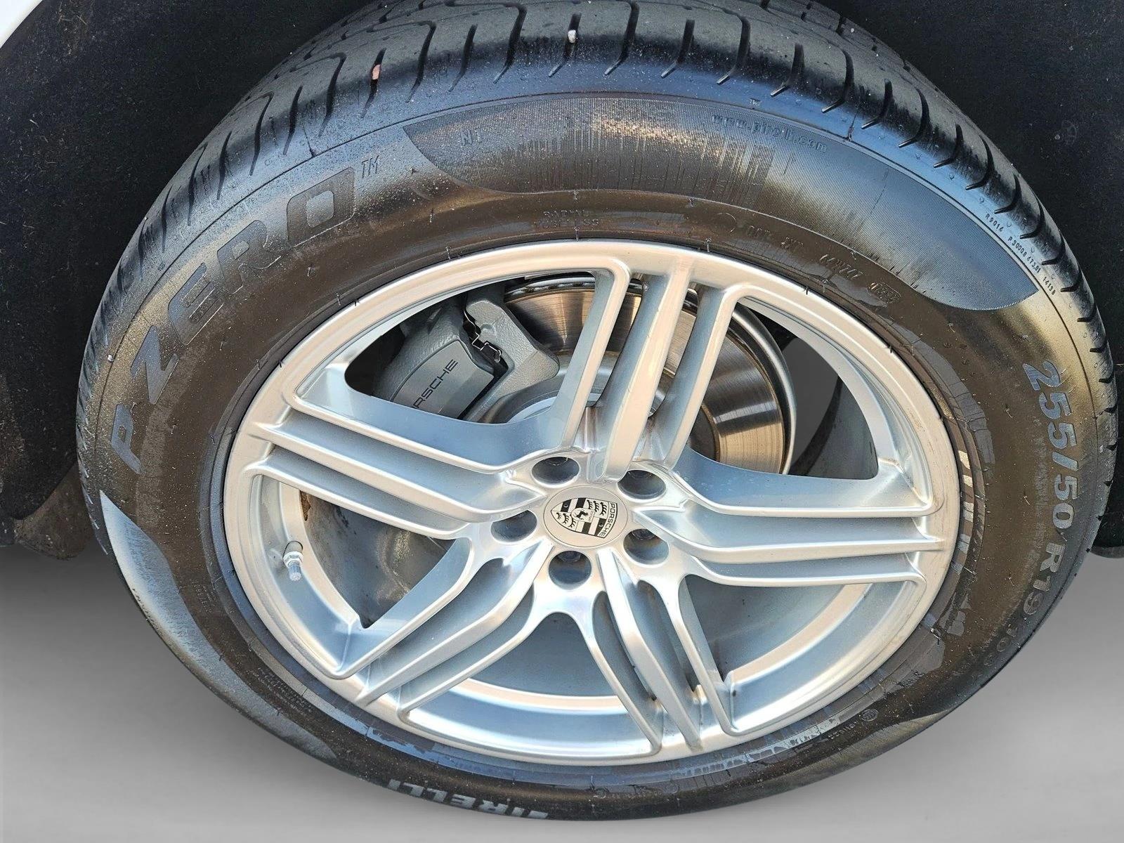 2021 Porsche Macan S - Photo 24