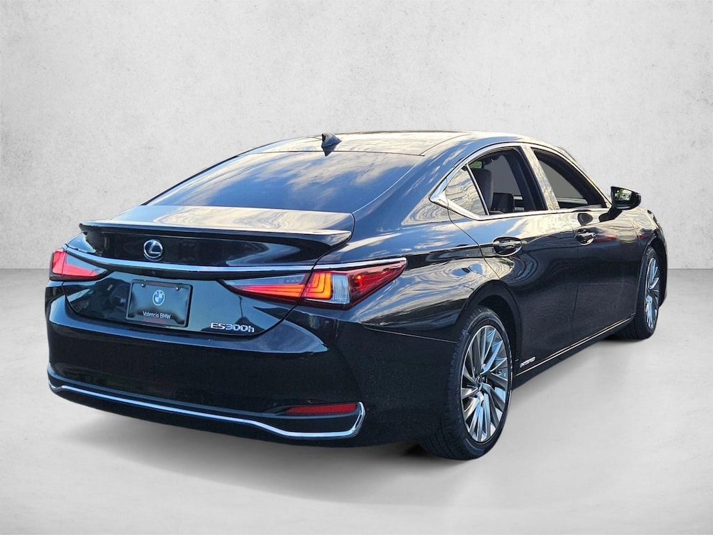 Used 2022 Lexus ES 300h Sedan