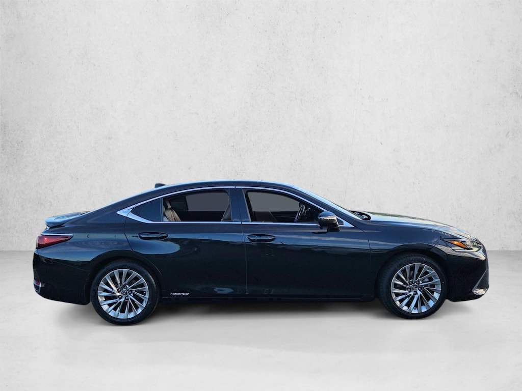 Used 2022 Lexus ES 300h Sedan